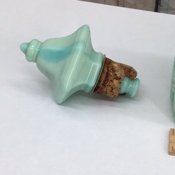 Vintage 1970 Jim Beam Blue Green Embossed Milk Glass Decanter Floral Design & Co - Picture 4 of 8